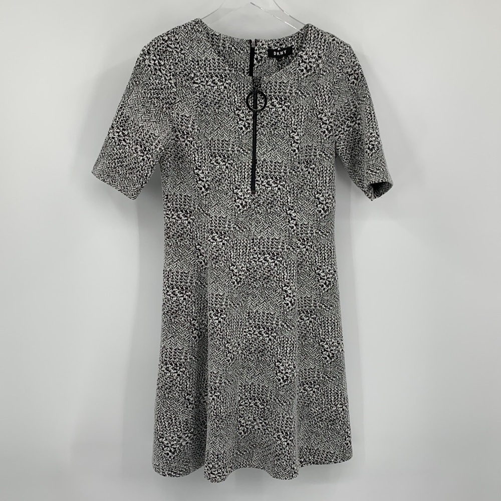 DKNY Black and White Patterned Short Sleeve Dress